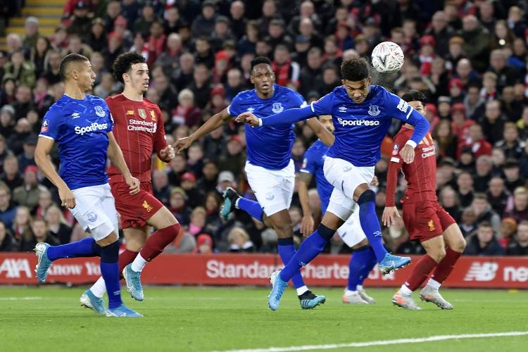 67岁意大利人神了：率罗马坐稳意甲榜首宝座,又率罗马胜欧联领头羊