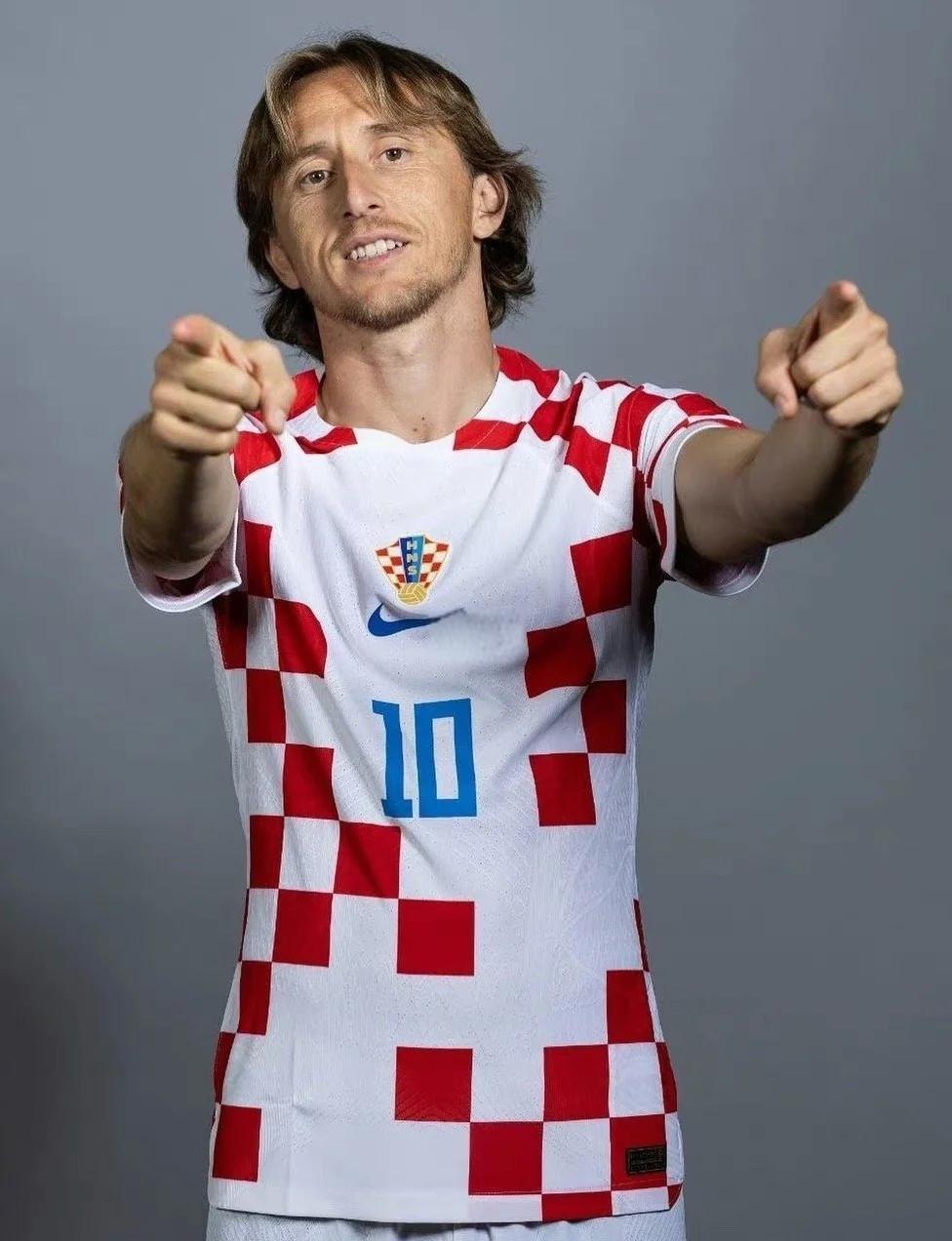 世体：克里斯滕森并没受伤，提前结束训练是计划好的